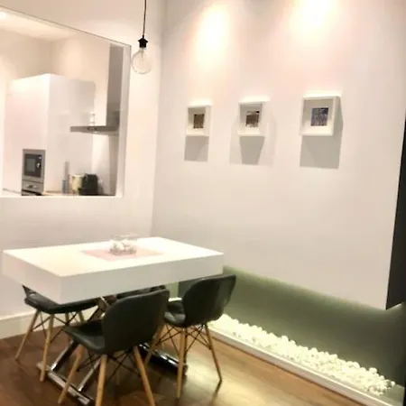 Moderno Centro Vut 09173 Apartamento *