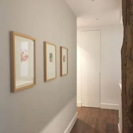 Moderno Centro Vut 09173 Appartement